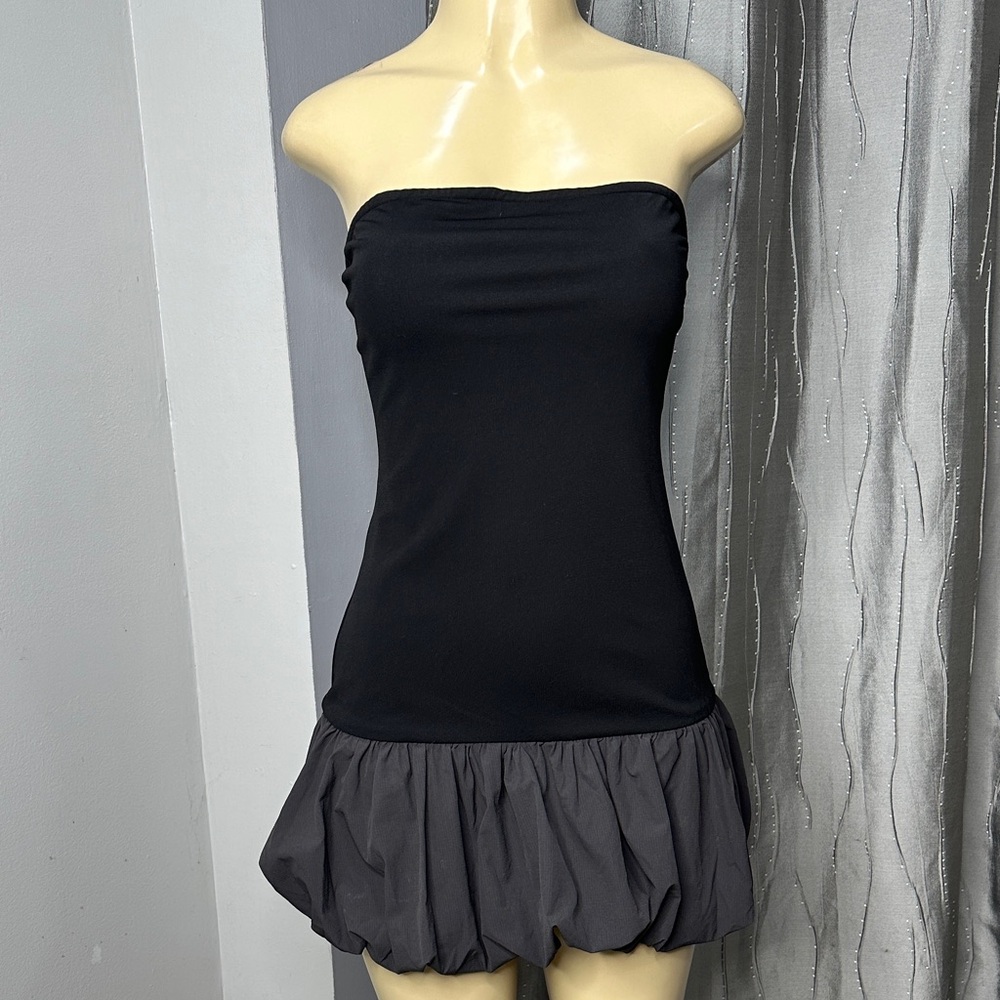 Edge Women’s Mini Dress Sz L Strapless,
Back zipper, Slight stretch